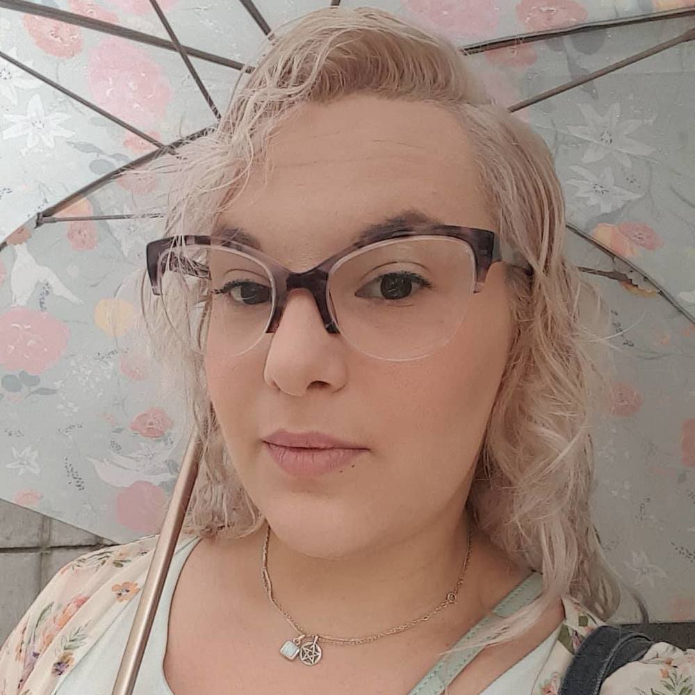 Meet your Posher, Monica